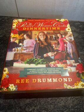 The Pioneer Woman Ree Drummond Dinnertime Cookbook - almost 400 pages